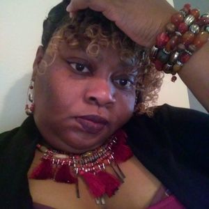 Meet your Posher, Lashannon